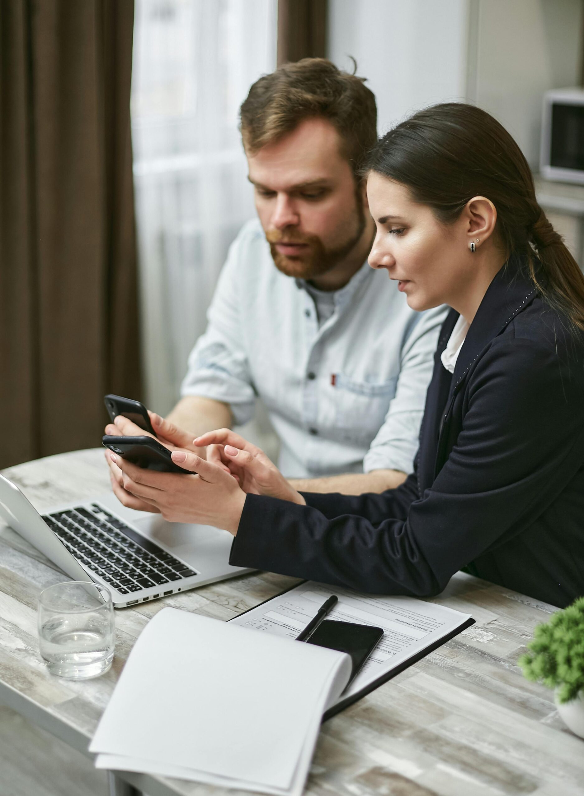 pexels-mikhail-nilov-7734577